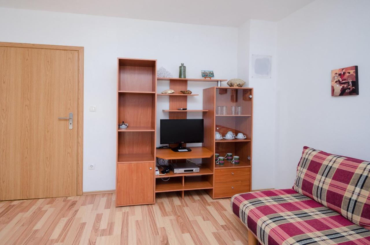 Apartments Blazenka Banjol Exterior foto